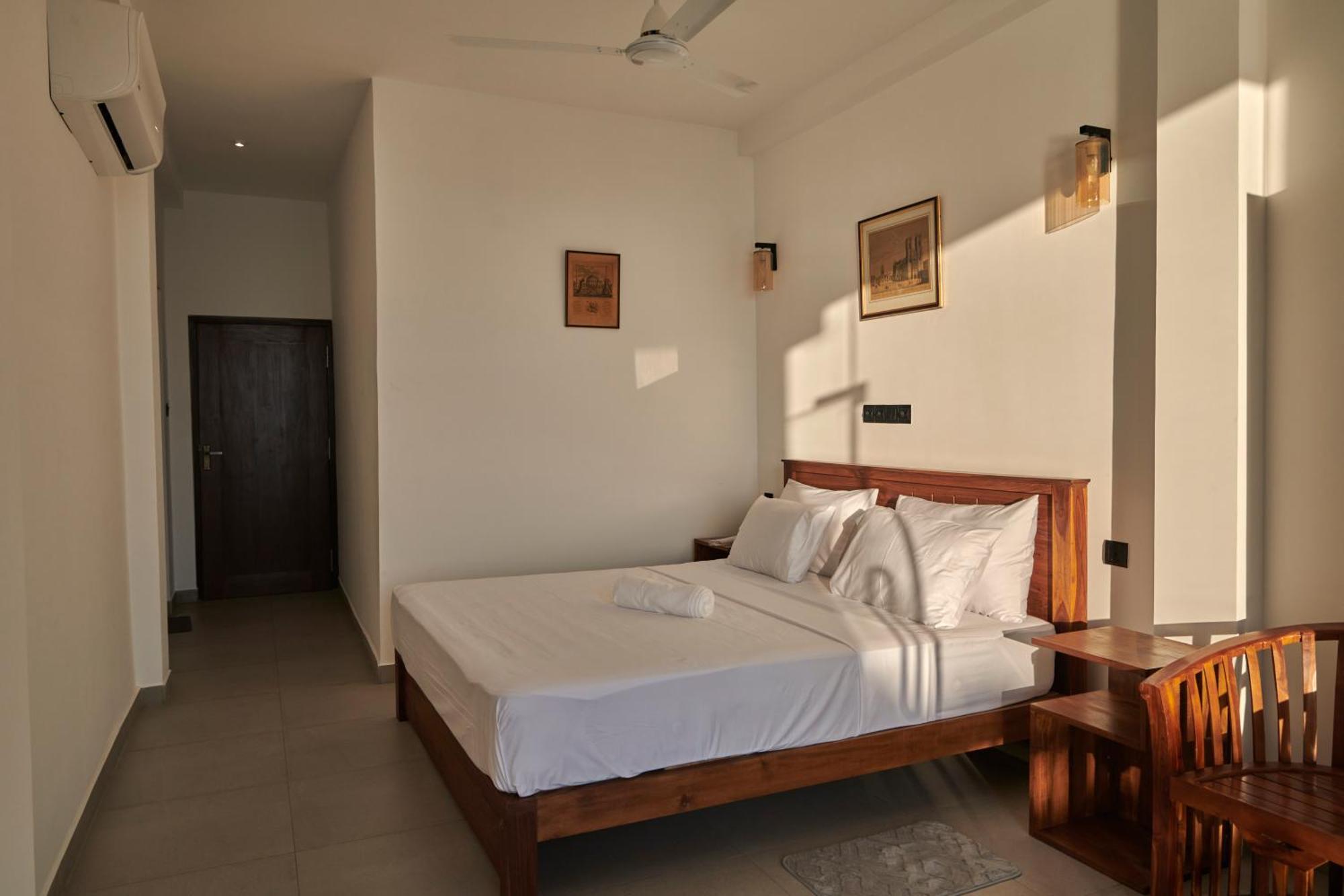 Kings Bay Beach Resort Галле Экстерьер фото