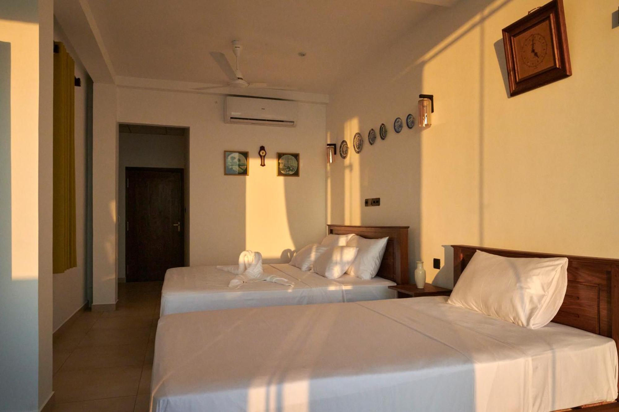 Kings Bay Beach Resort Галле Экстерьер фото
