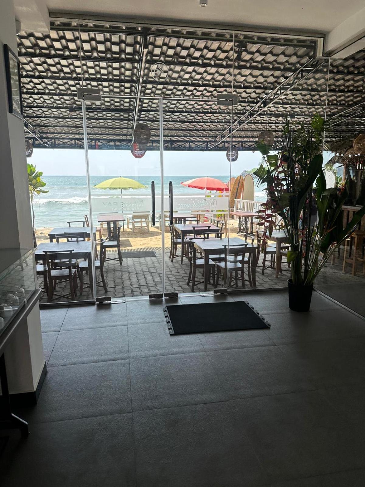 Kings Bay Beach Resort Галле Экстерьер фото
