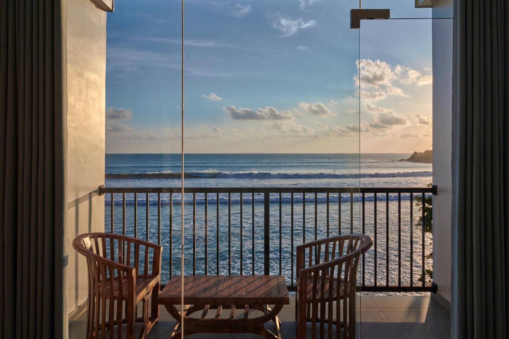 Kings Bay Beach Resort Галле Экстерьер фото