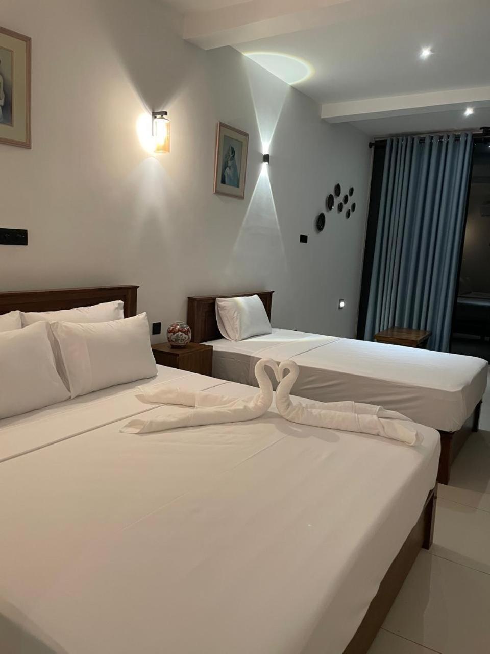 Kings Bay Beach Resort Галле Экстерьер фото