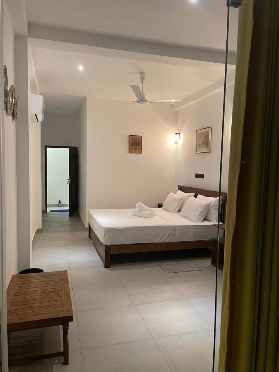 Kings Bay Beach Resort Галле Экстерьер фото