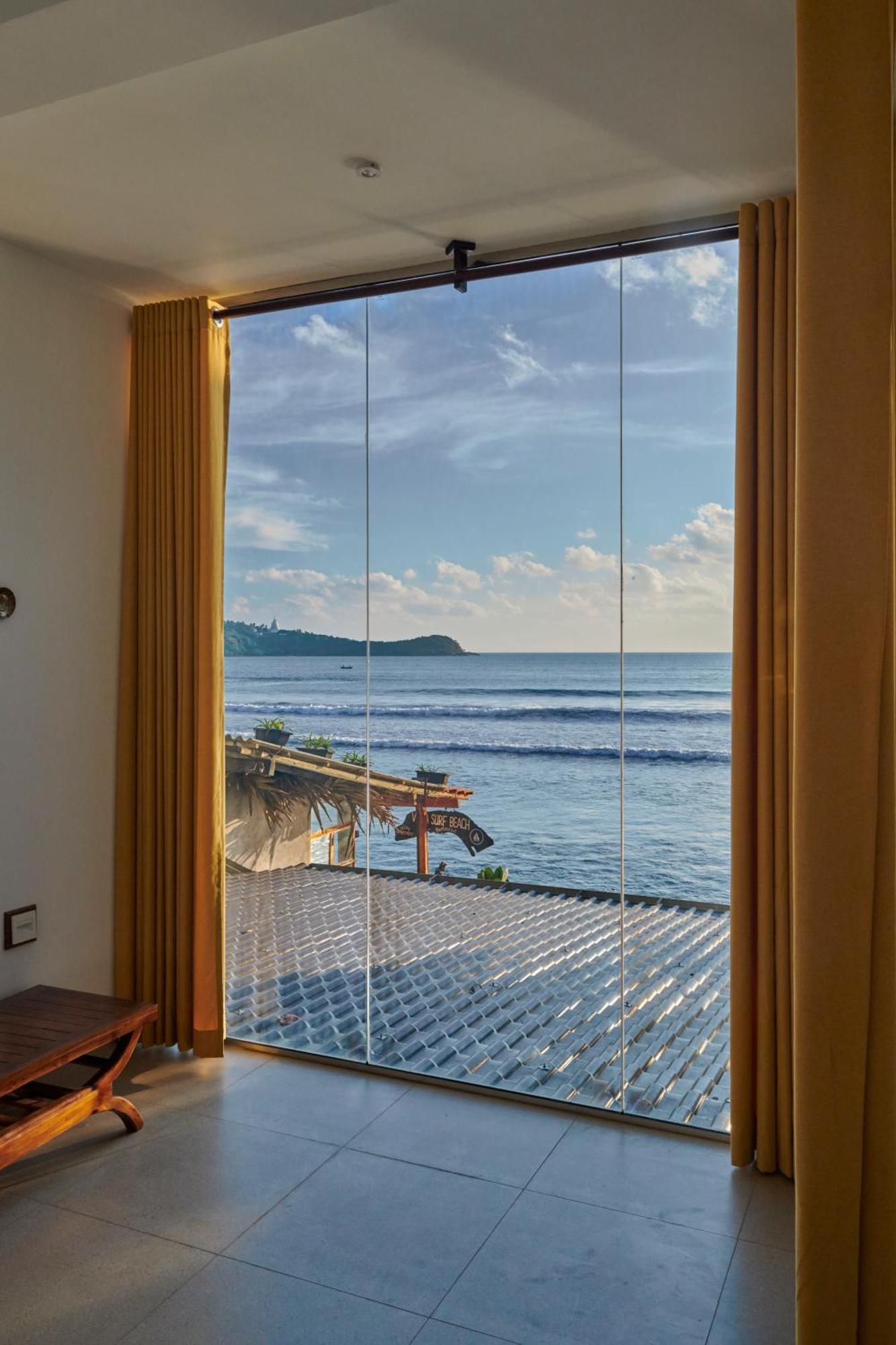 Kings Bay Beach Resort Галле Экстерьер фото